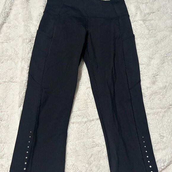 Lululemon Break Free crop 17" size 8 - Picture 1 of 3